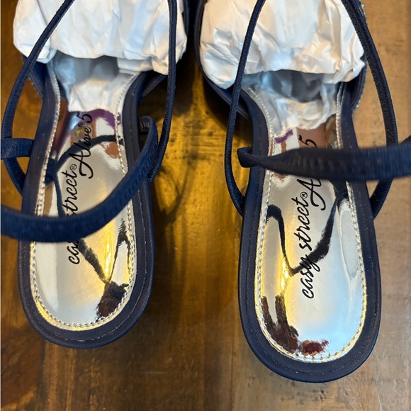 Easy Street Navy Heels with Rhinestone Accents 7.5 wide - Picture 5 of 8